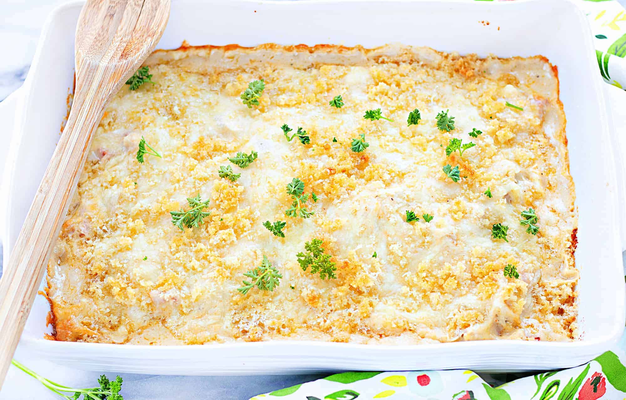 Chicken Cordon Bleu Casserole is perfect for family dinner night! chicken, chicken recipes, chicken cordon bleu, chicken cordon bleu casserole, casseroles, casserole recipes, iambaker Chicken Cordon Bleu Casserole