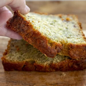 Hand Picking up a Pice of Banana Zucchini Bread. Quick Bread, Banana Bread, Zucchini Bread, Baking, Zucchini Recipes, How to Bake with Zucchini, Easy Bread Recipe, Easy Zucchini Bread, Dessert, Snack, i am baker, iambaker
